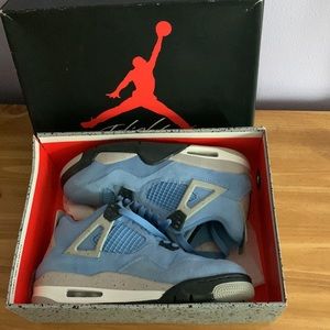 Jordan 4 Retro University Blue